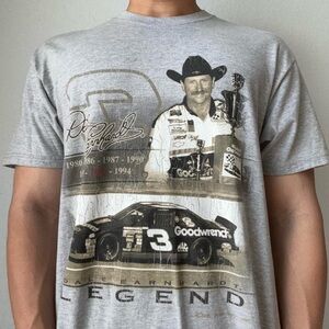 Vintage 2000s Dale Earnhardt Chase Authentic Nascar Legend Graphics Gray T-Shirt